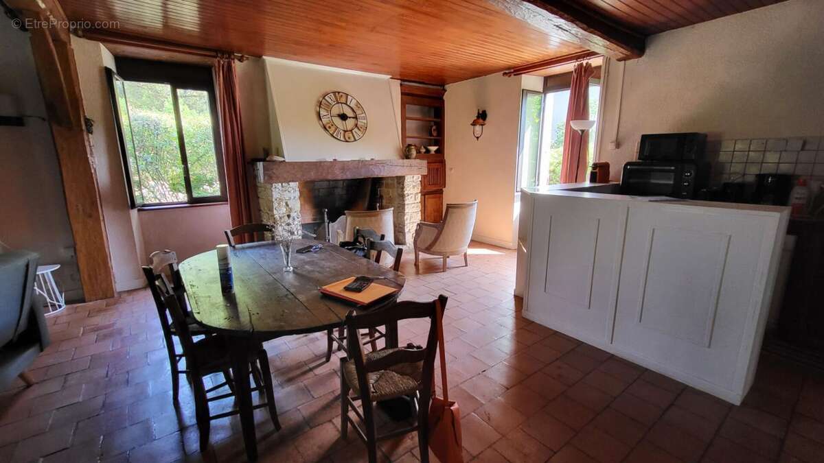 Ancienne fermette : maison  122 m² et grange  420 m² sur parcelle de 3ha environs à la campagne - photo 6