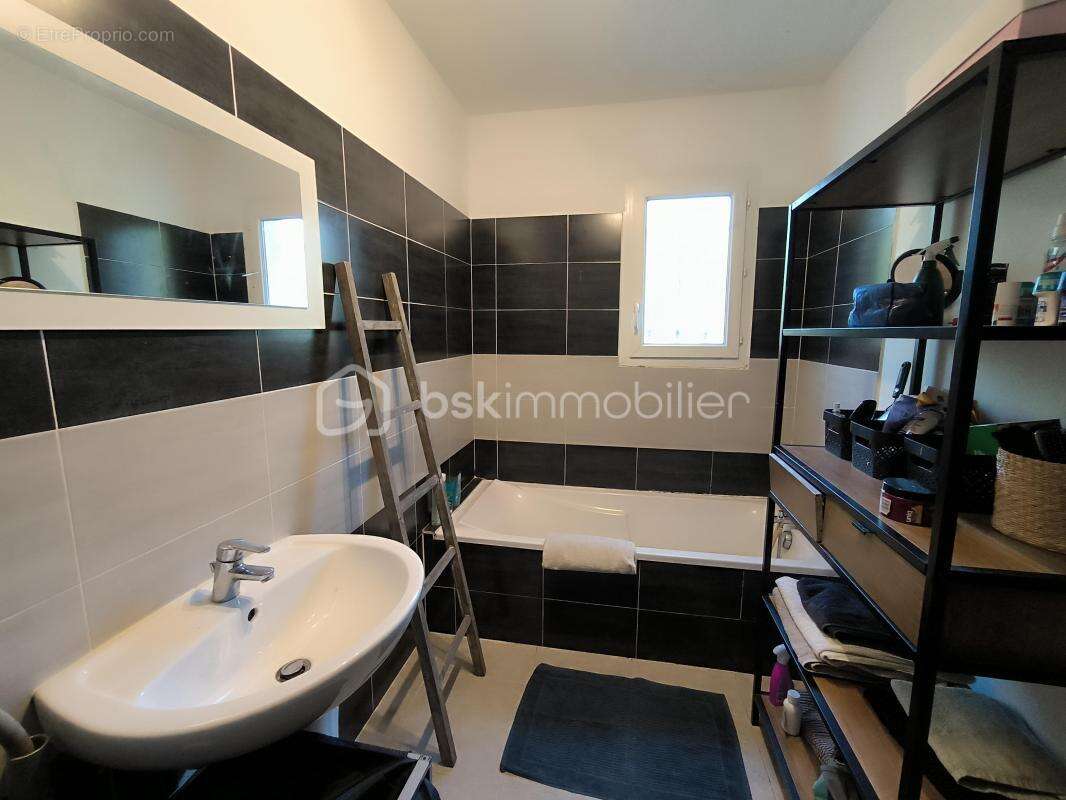 Maison à RIBAUTE-LES-TAVERNES