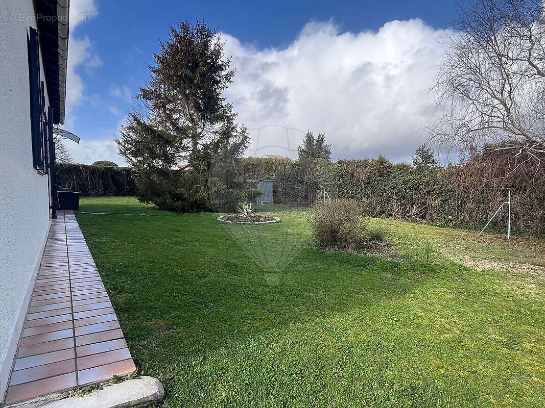 Maison à MESCHERS-SUR-GIRONDE