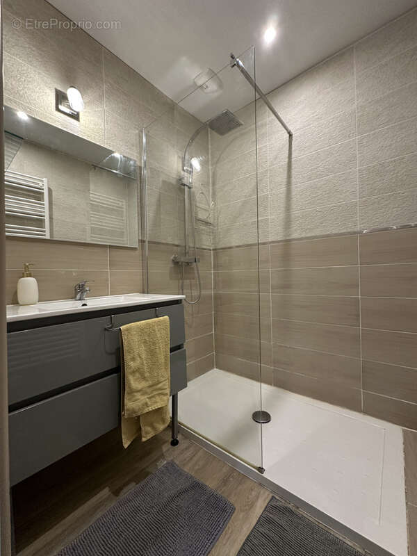 Ensemble immobilier rénové comprenant une maison principale et un gîte avec piscine - photo 23