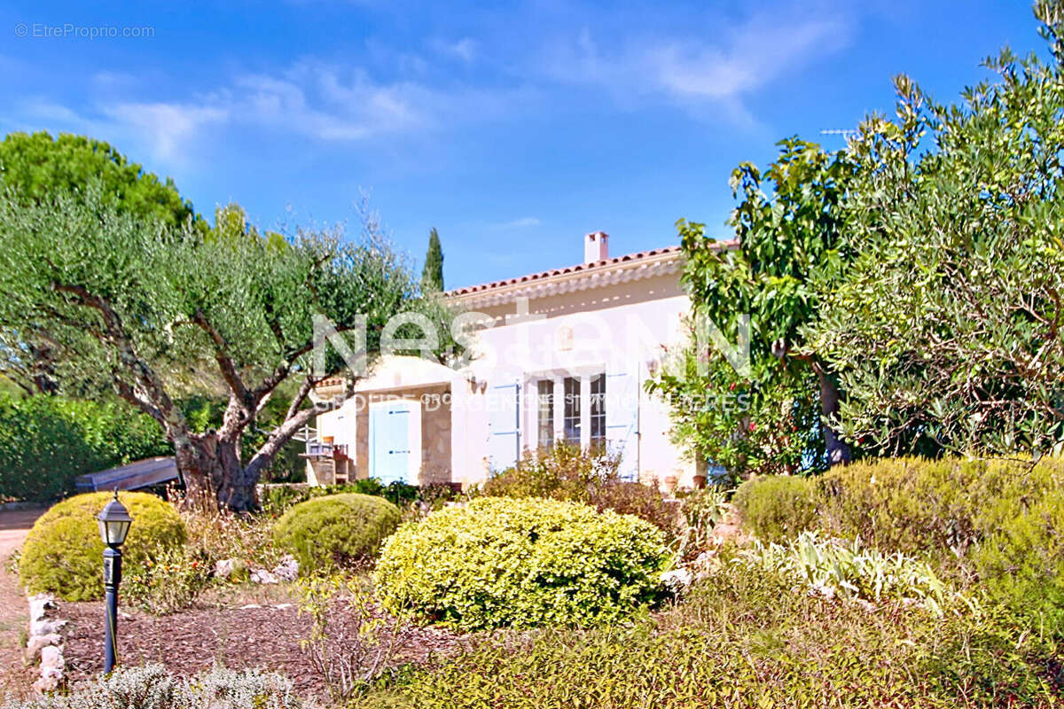 Maison à VILLECROZE