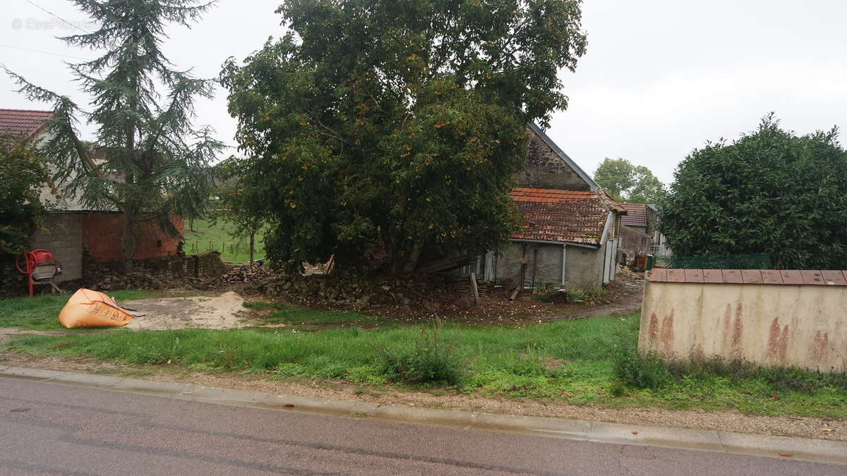 Longère à rénover 230 m² - photo 3