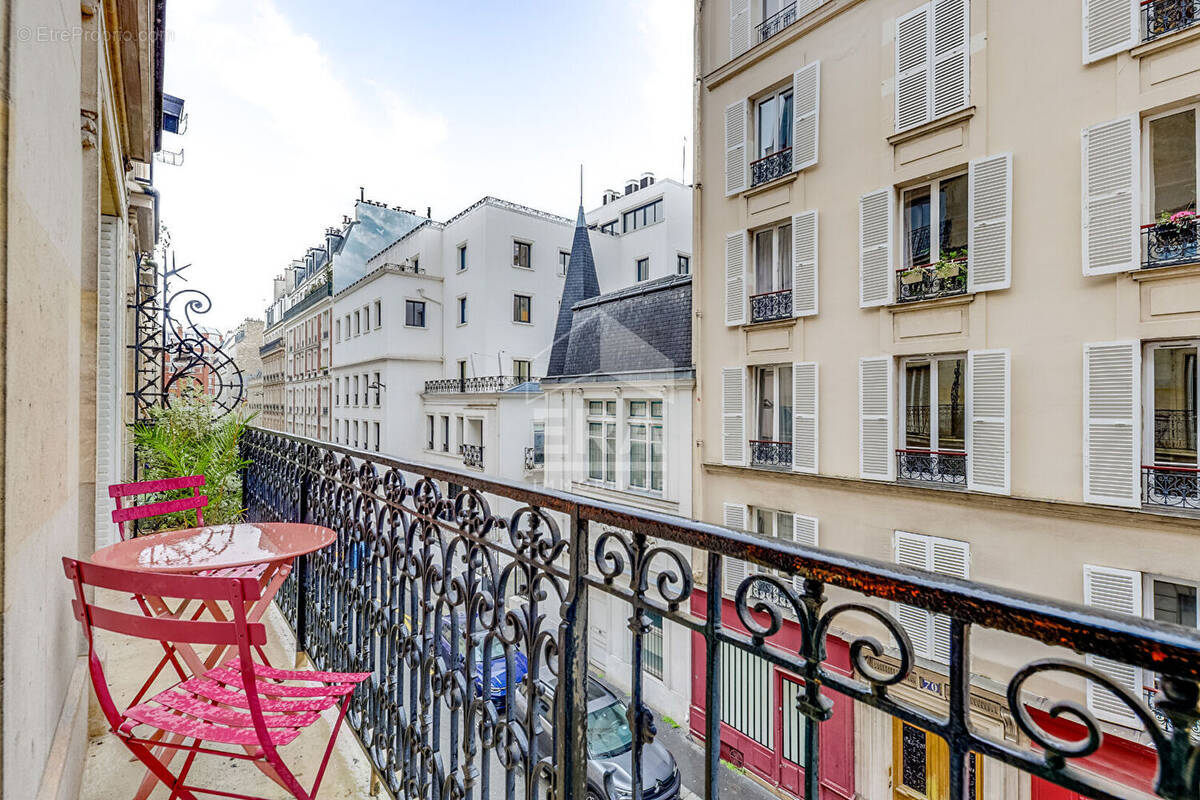 Appartement à PARIS-17E