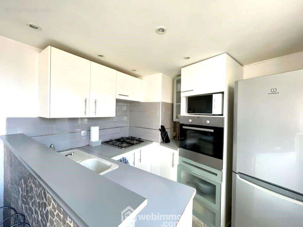 Cuisine entièrement équipée - Appartement à DRAGUIGNAN