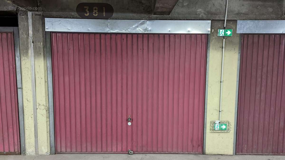 Parking à CHENOVE