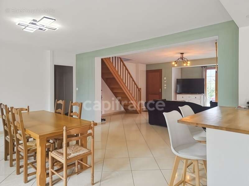 Maison à VILLAINES-SOUS-LUCE