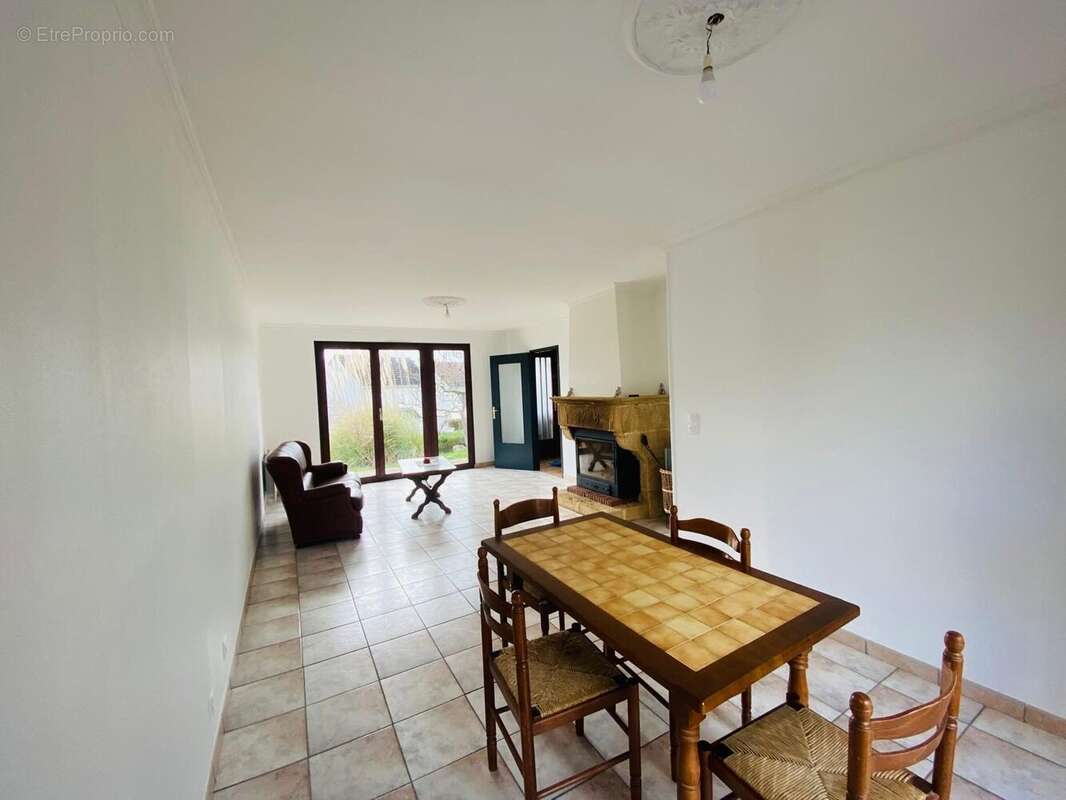 Maison à PARON