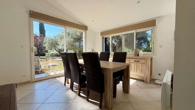 Maison familiale avec appartement et piscine sur 3020m2 de terrain - photo 4