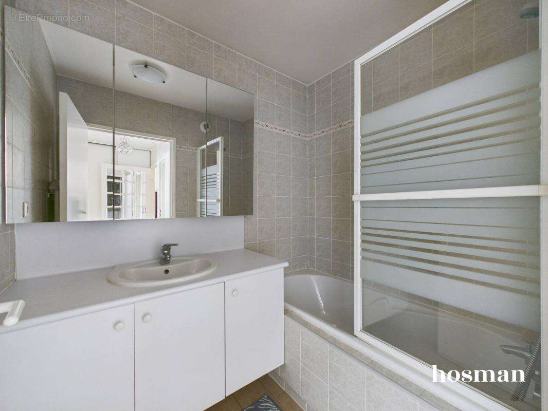 Appartement à LA GARENNE-COLOMBES