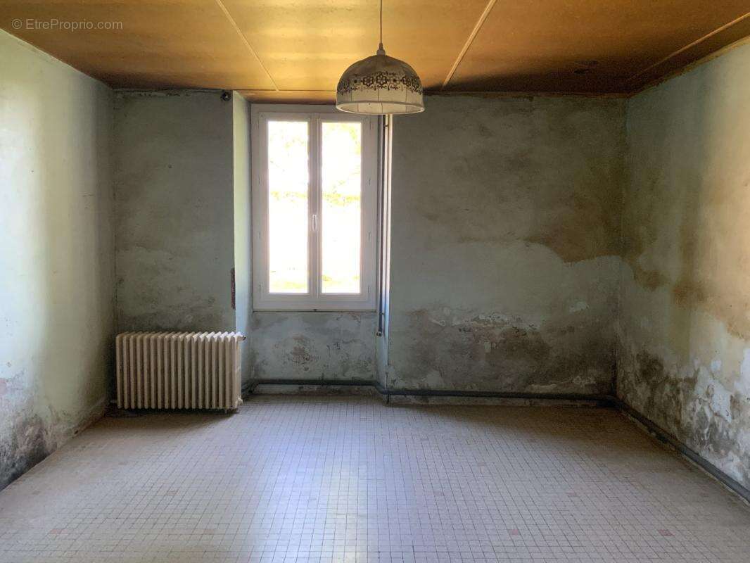 Maison à POULIGNY-NOTRE-DAME