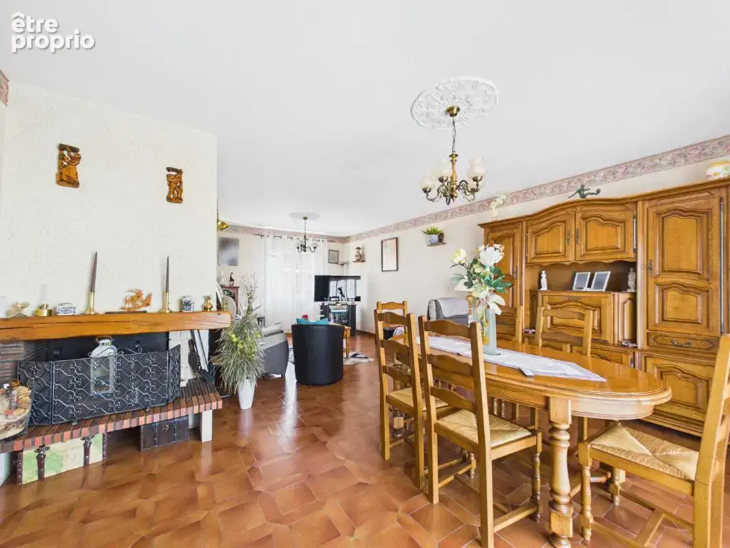 Maison de 105 m2 au coeur de Montamisé , 3 chambres, jardin, garage , grand sous sol - photo 4