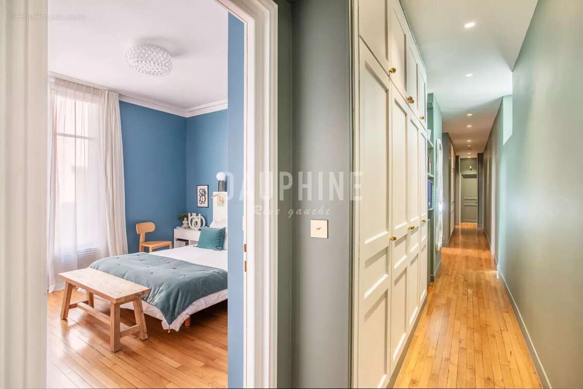 Appartement à PARIS-7E