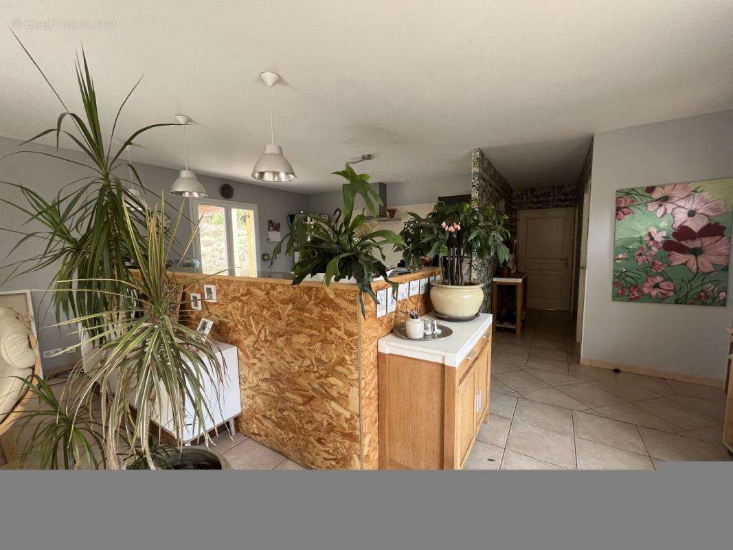 Maison à EMBRES-ET-CASTELMAURE