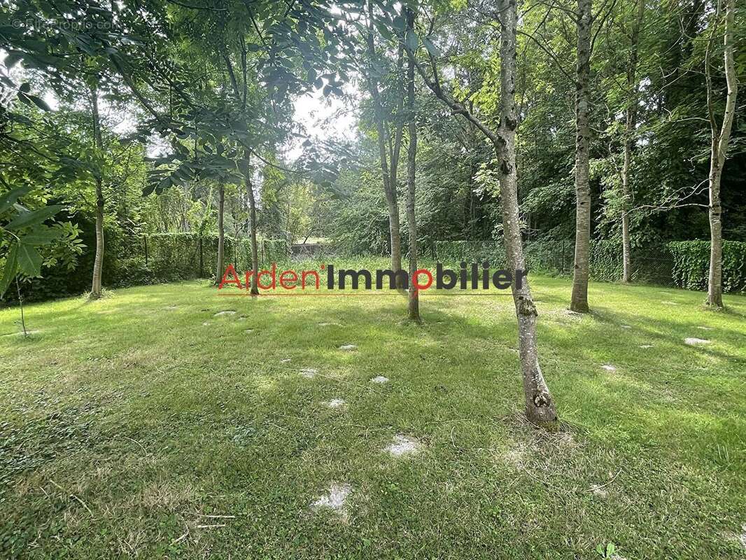 Terrain à HOUDILCOURT