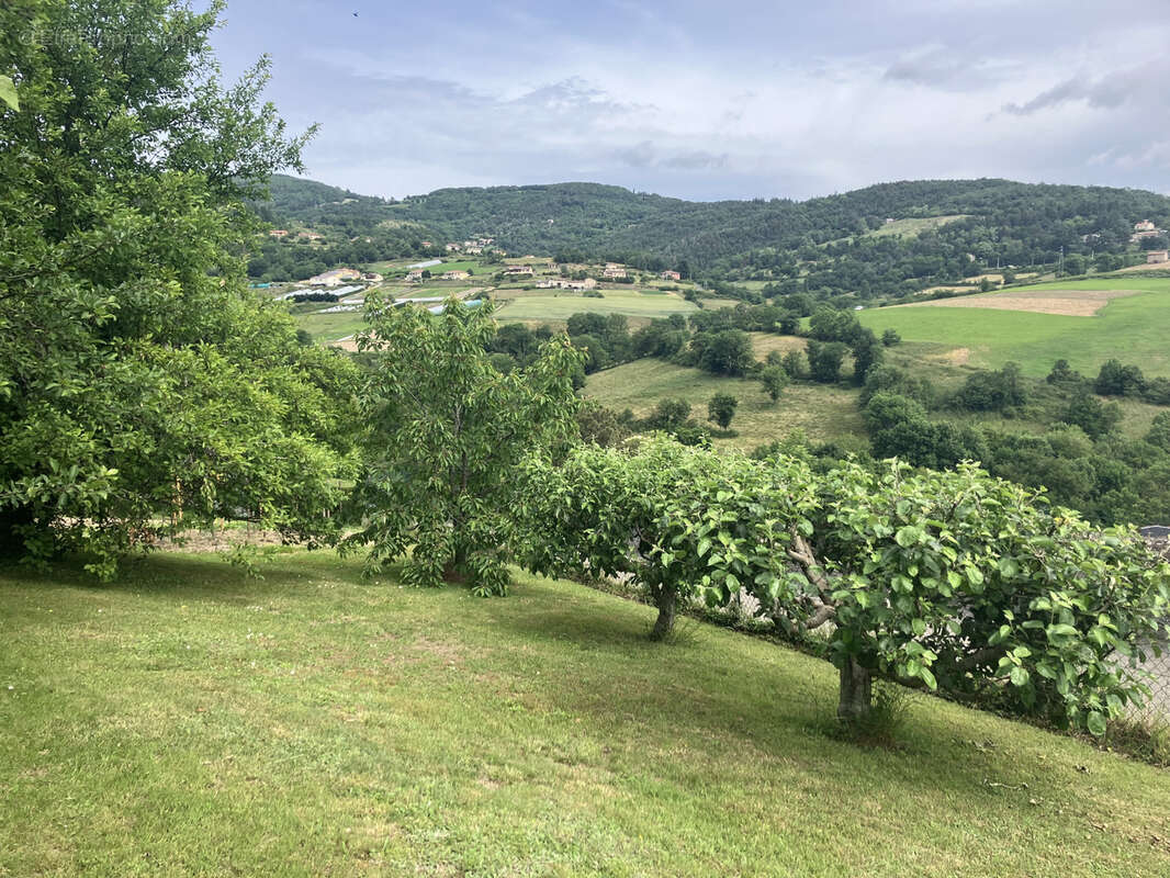 Terrain à VAUGNERAY
