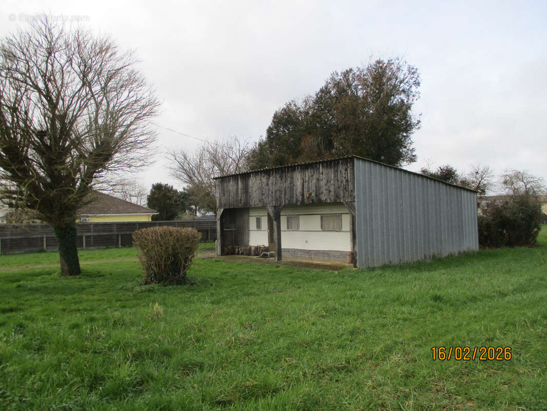 Terrain à CEAUX-EN-COUHE