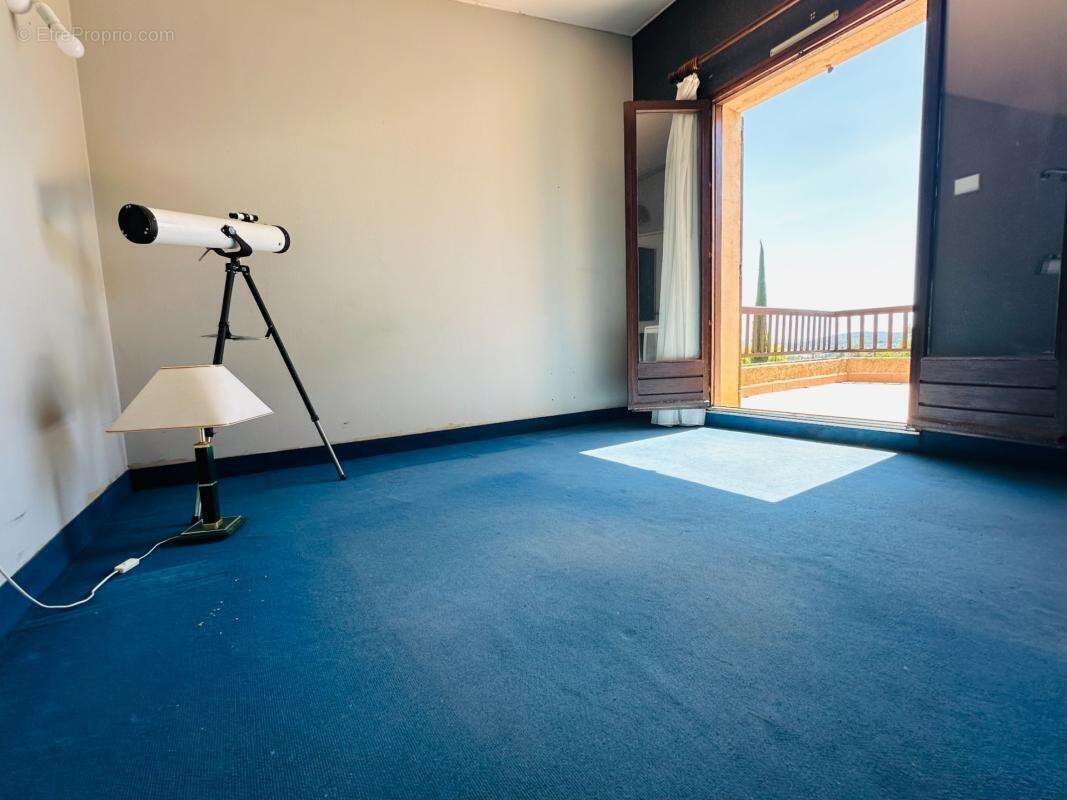 A vendre, Manosque, Maison Familiale 6 Chambres – 159 m²  Calme, Vue Dégagée & Fort Potentiel - photo 10
