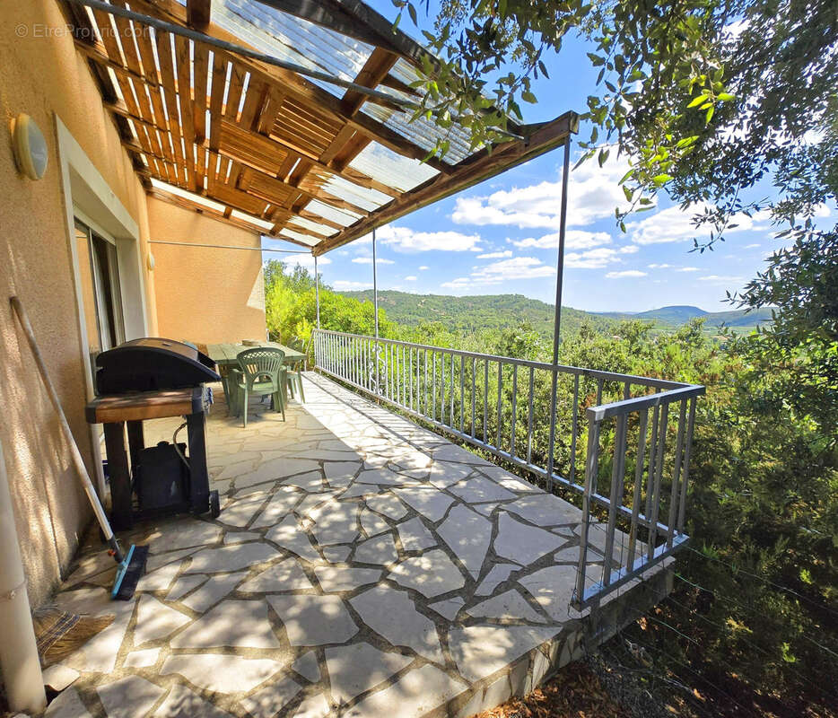 A vendre villa 3 chambres piscine garage - photo 3