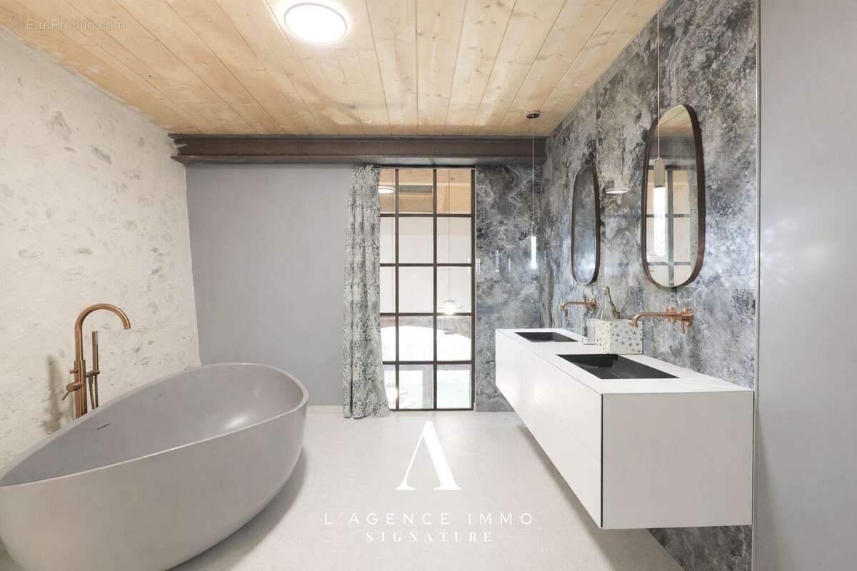 Maison 203 m² à Leaz  - photo 9