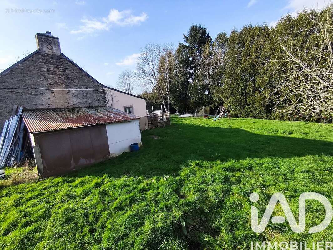 Photo 3 - Maison à SAINT-JACUT-LES-PINS