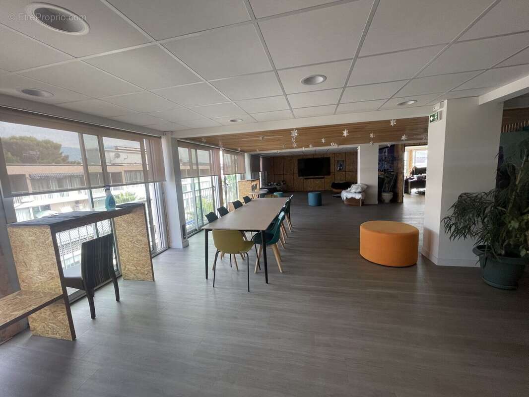 Appartement à SAINT-LAURENT-DU-VAR