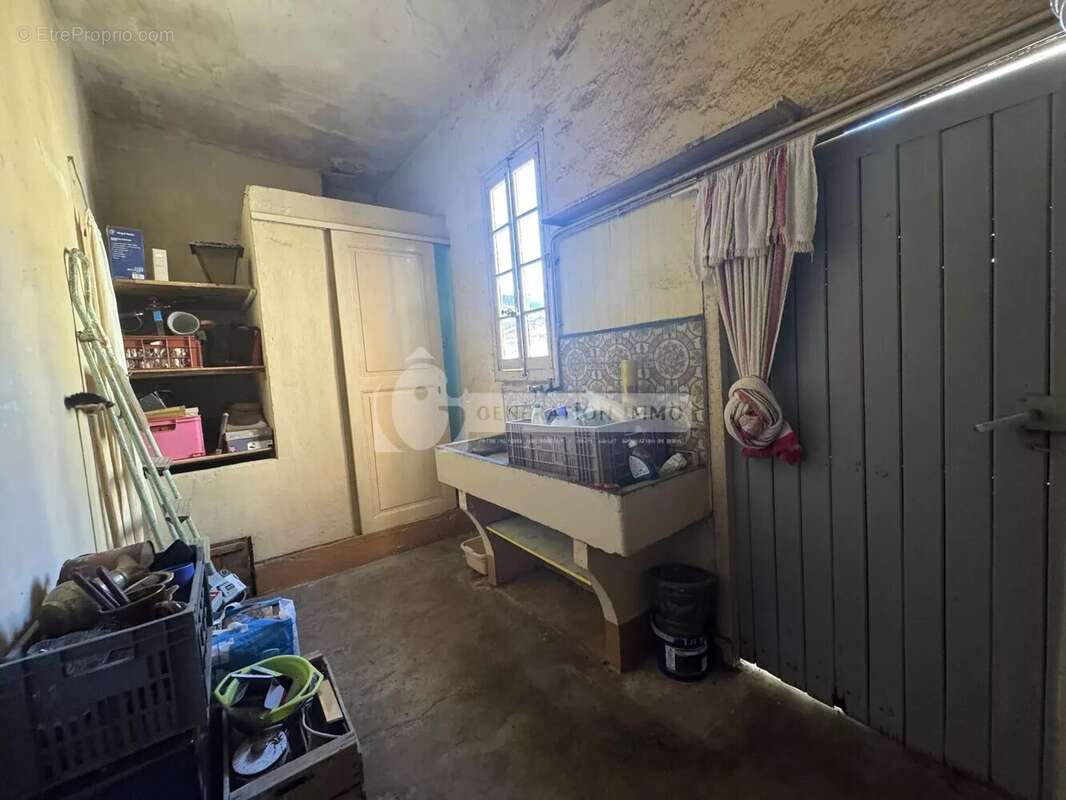 Maison à FONTVIEILLE