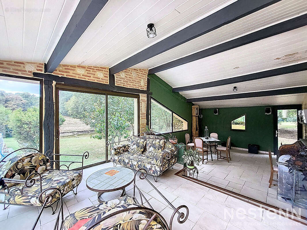 A Vendre Maison en pierre rénovée de 318 m² avec dépendances et point d'eau sur deux hectares - photo 11