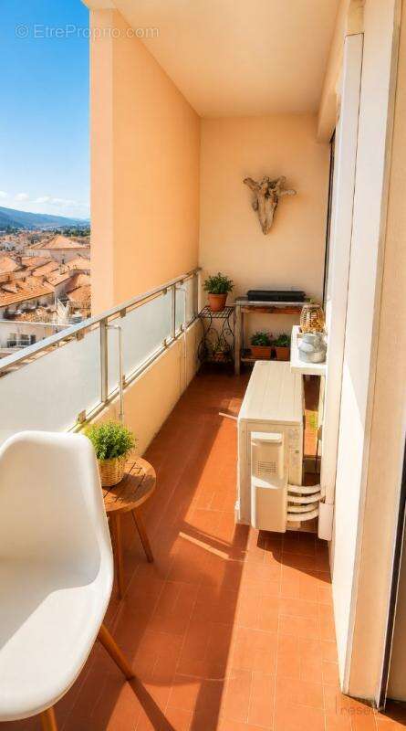 Appartement à HYERES