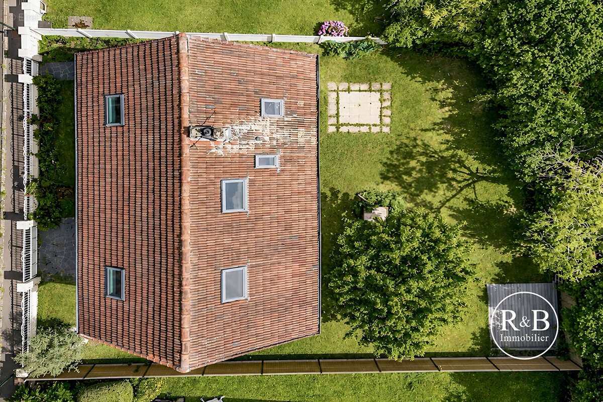 Maison à LES CLAYES-SOUS-BOIS