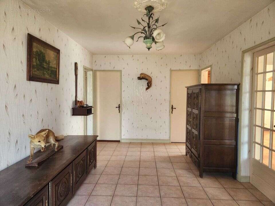 Maison avec fort potentiel - Deux espaces de vie - Grenier - photo 3