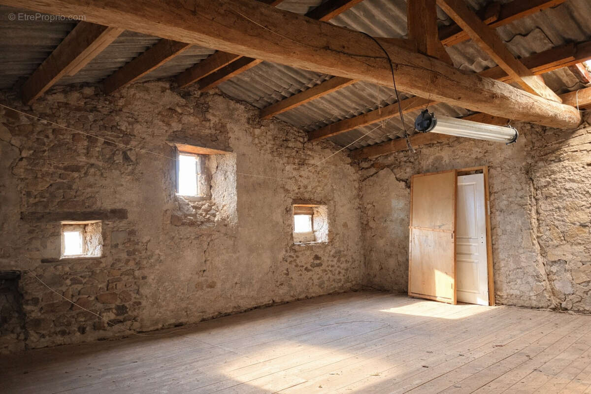 Maison à LUPE