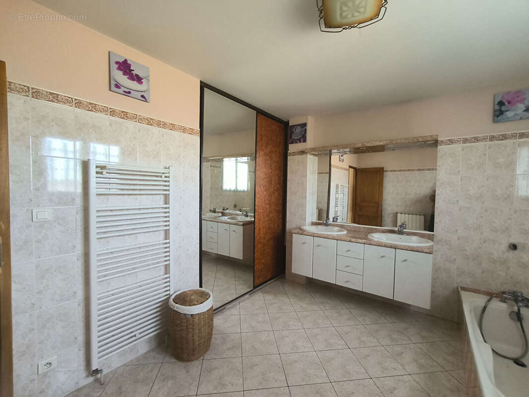 À vendre : Grande  Villa  +spacieuse + une dépendance de 60 m²,  à 15 mn d'ALES - photo 9