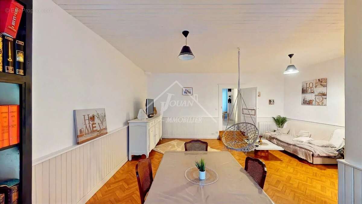 Maison à THENEUILLE