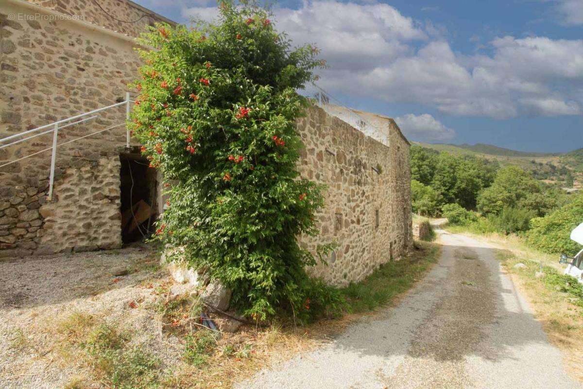 Maison à SAINT-CIERGE-LA-SERRE