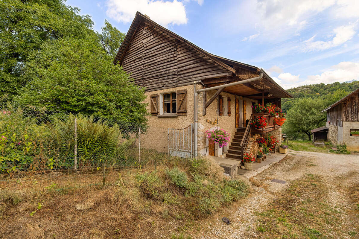 Maison à ENTREVERNES