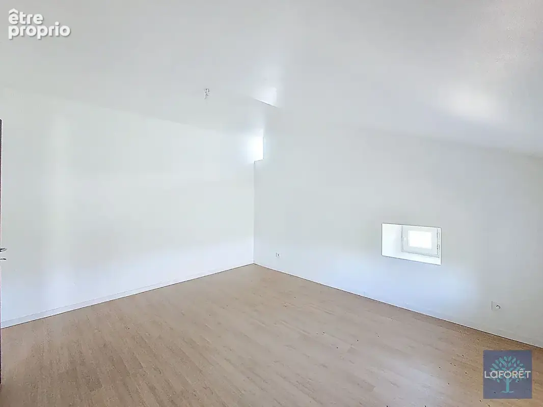 Magnifique corps de ferme rénové avec 5 chambres, dépendances et vue panoramique - photo 15