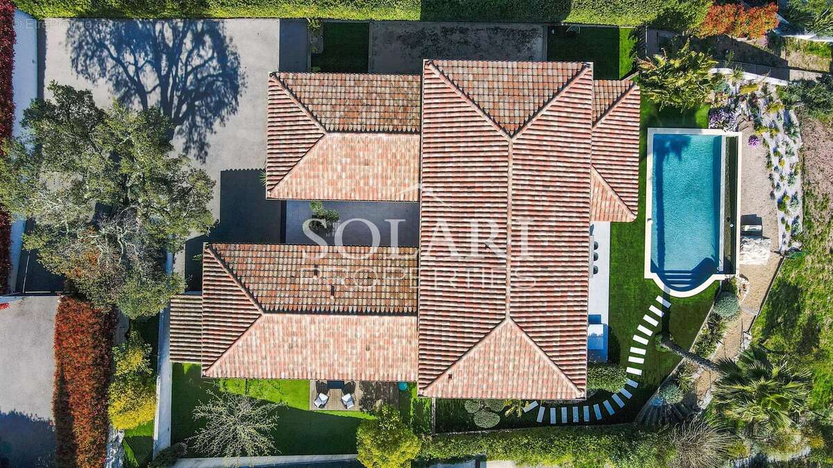 Maison à MANDELIEU-LA-NAPOULE