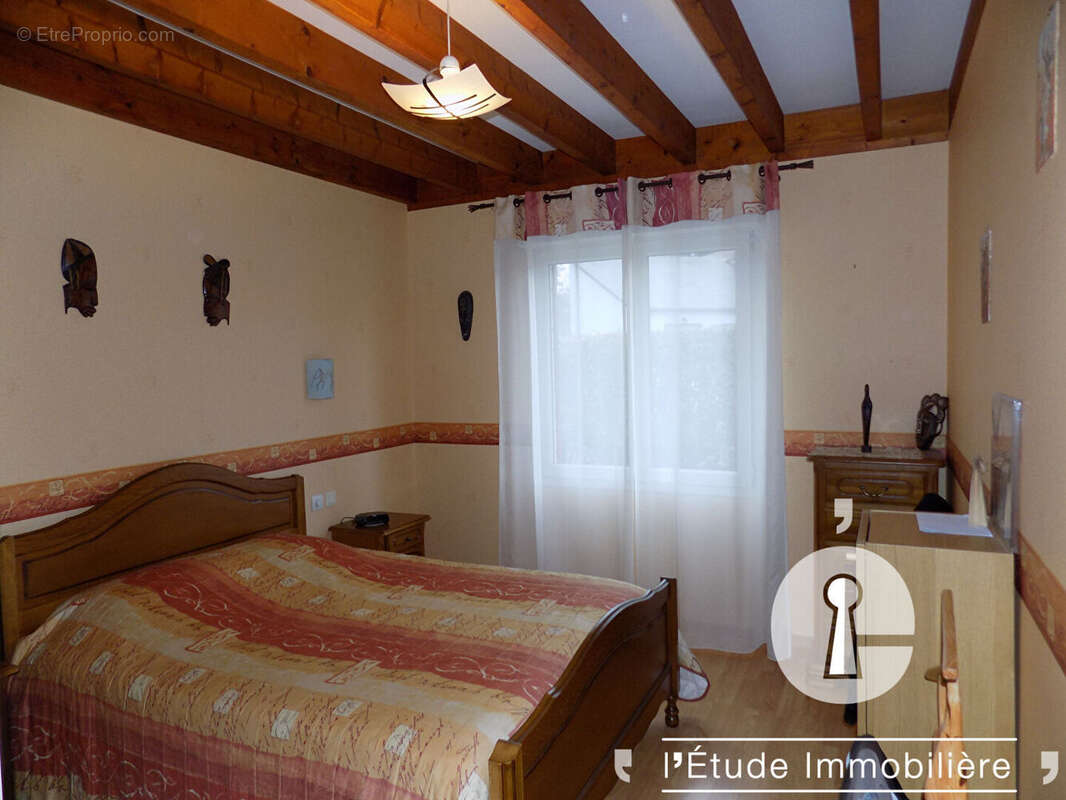 Maison à SAINT-CHARLES-LA-FORET