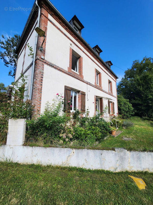 Maison à LA FERTE-FRENEL