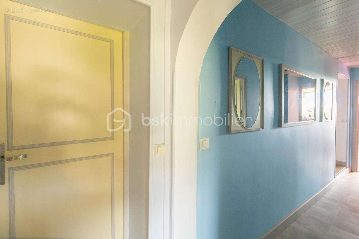 Demeure de caractère avec ascenseur, dépendances et terrain piscinable - photo 23