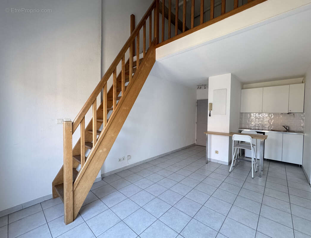 Type 3 duplex, centre ville avec ascenseur et parking - photo 4