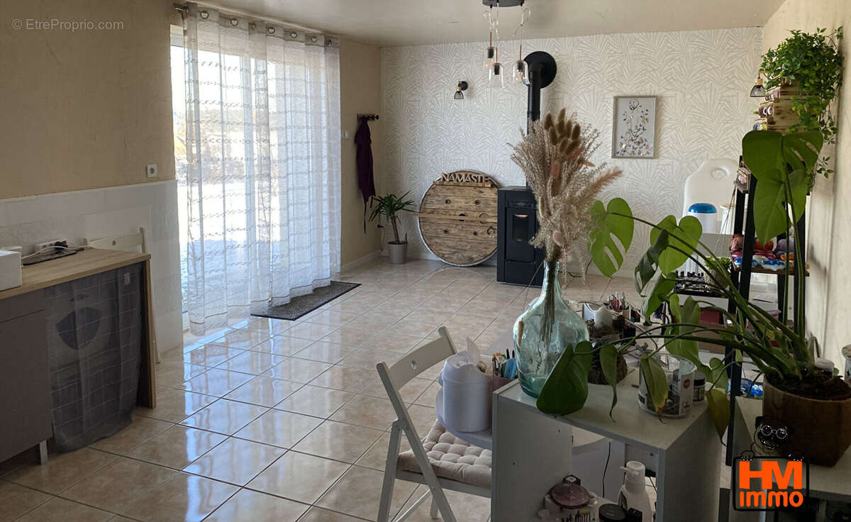 Maison à COUSSAC-BONNEVAL