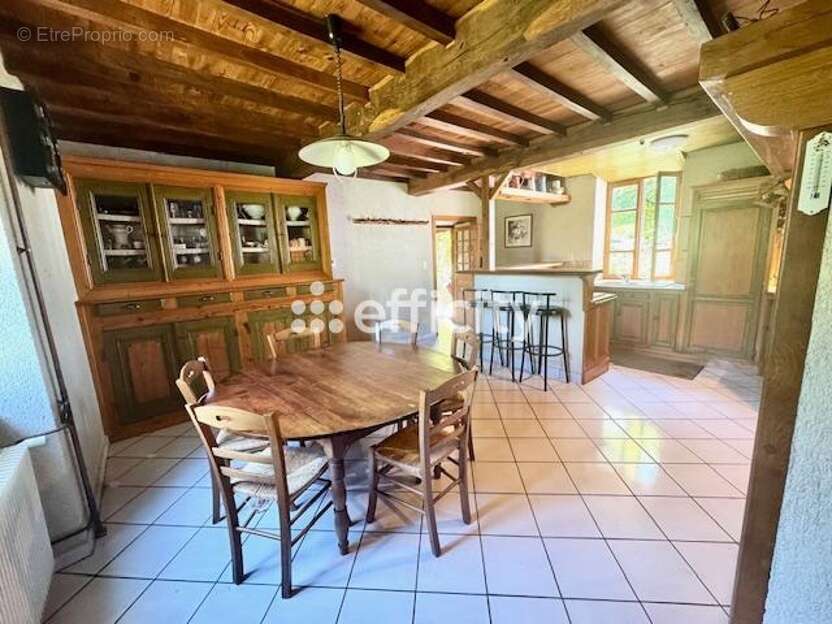 Maison à SERMENTIZON