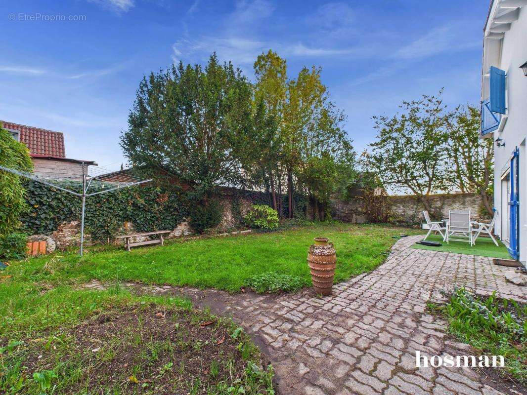 Maison à SAINT-SEBASTIEN-SUR-LOIRE