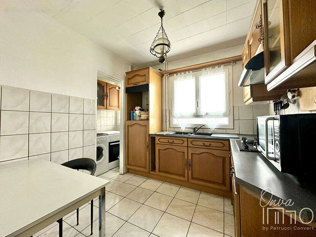 Gratte-Ciel - T4 /T5 de 85m² avec balcon, parking et cave - photo 7