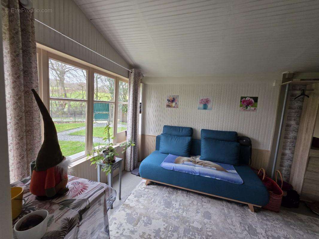 Terrain à MONTIPOURET