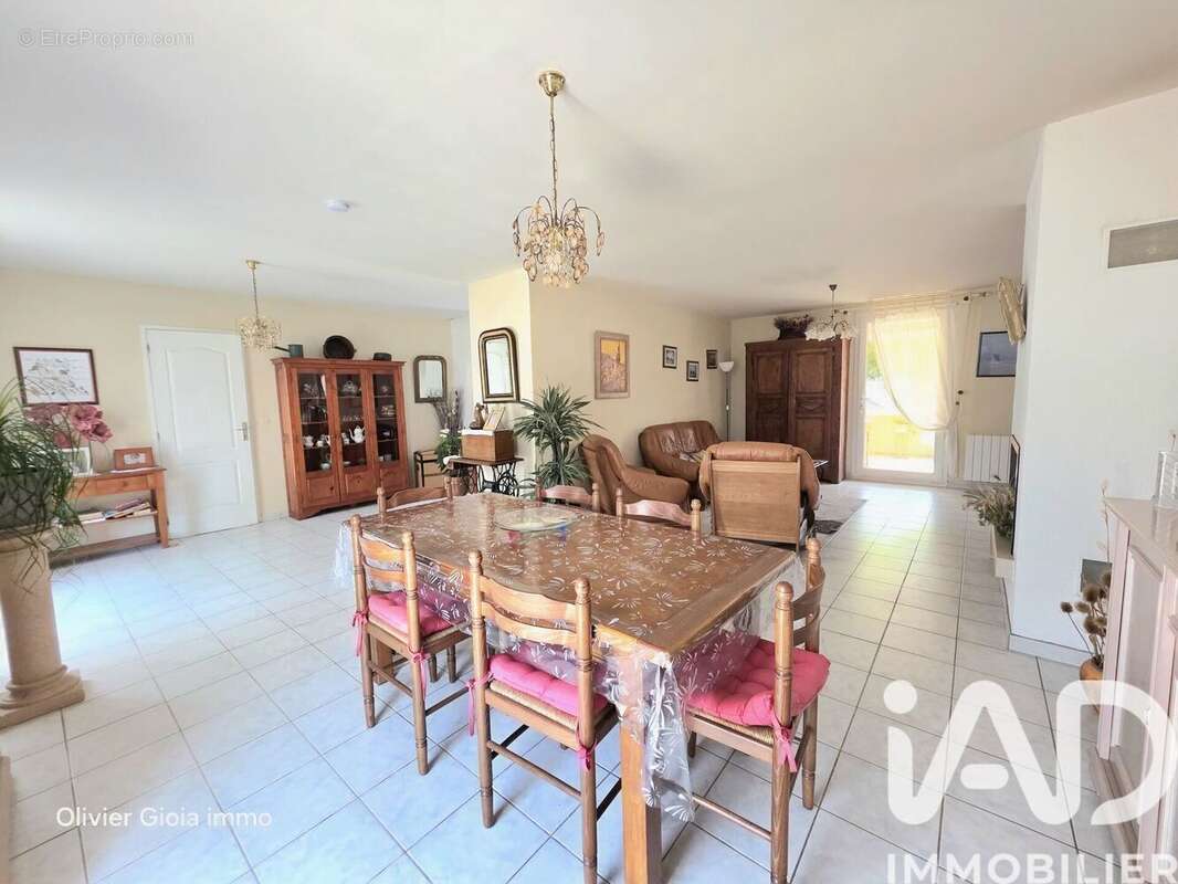 Maison 135 m² à Thezan-Des-Corbieres  - photo 8