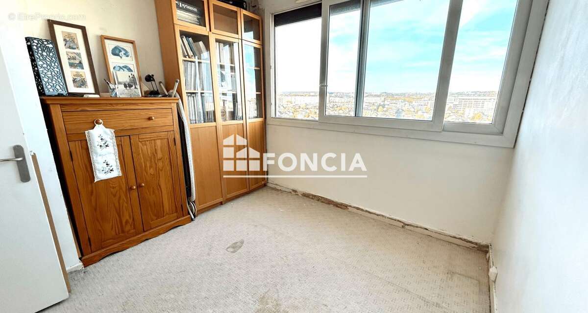 Appartement à FRESNES