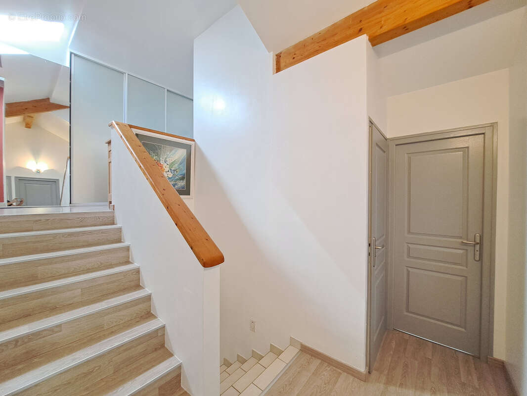 Belle Villa contemporaine, secteur résidentiel préservé de Sacconges - photo 12