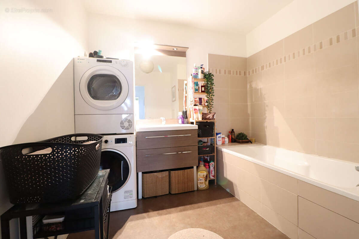 À vendre  4 pièces avec terrasse  dernier étage  saint-denis - photo 10